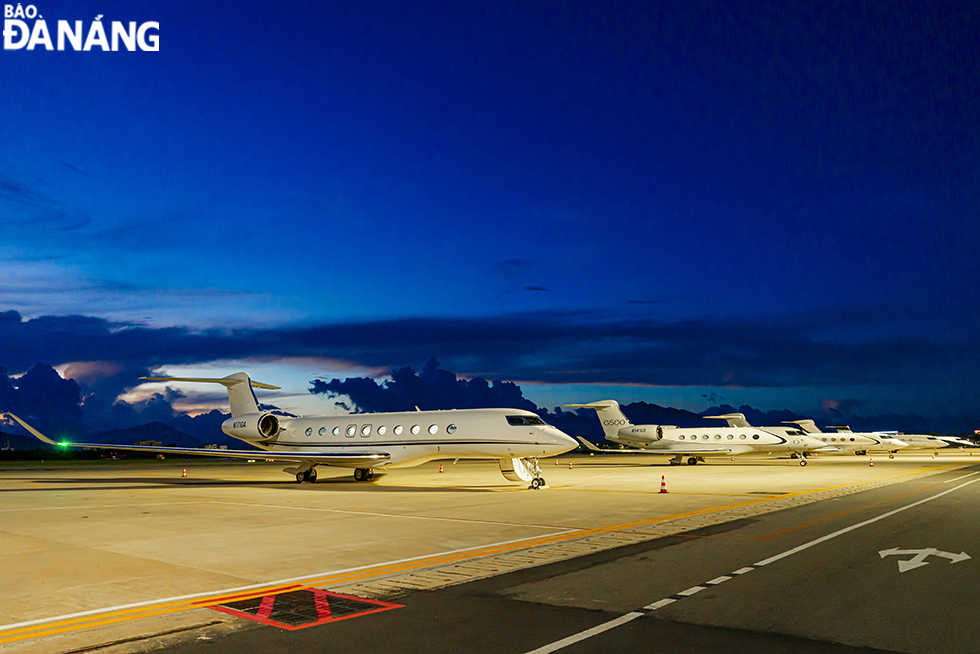 Loạt máy bay Gulfstream có mặt tại Sân bay quốc tế Đà Nẵng ngày 15-10.
