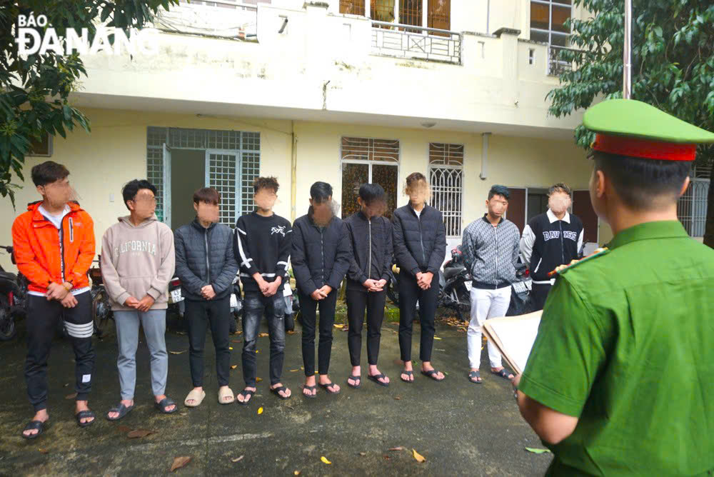 Sự việc đã gây náo loạn và bất an cho người tham gia giao thông. ẢNH: ĐVCC
