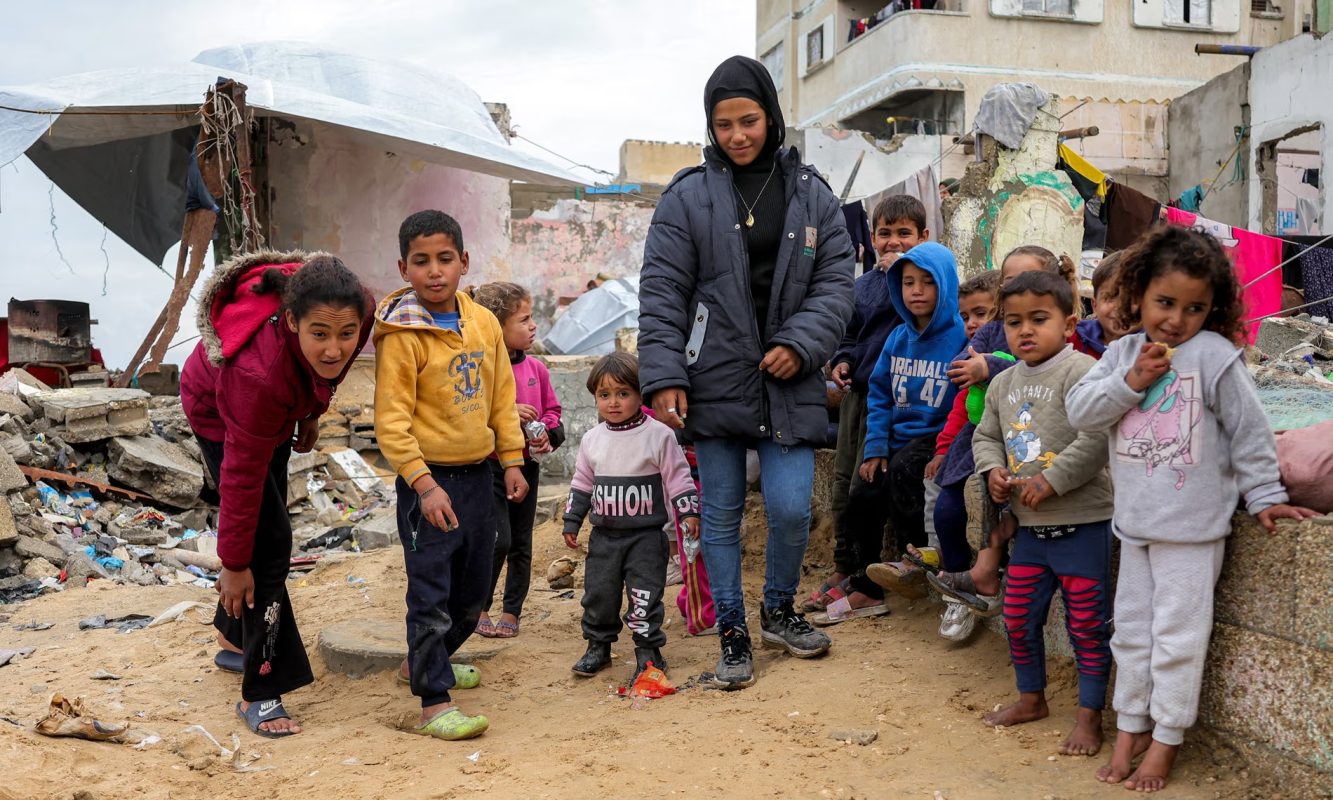 Trẻ em Palestine tại trại tị nạn ở phía bắc thành phố Gaza.  Ảnh: Bashar Taleb/AFP/Getty Images