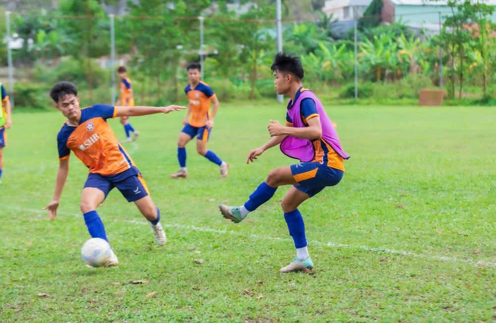 U19 SHB Đà Nẵng tập luyện hướng đến vòng chung kết giải U19 vô địch quốc gia năm 2025. Ảnh: PHI NÔNG