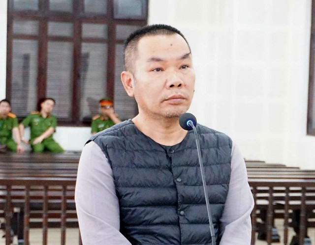 Sơn tại phiên tòa. Sơn tại phiên tòa.