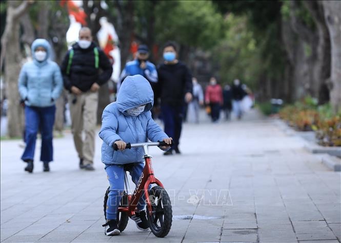 Đông Bắc Bộ và Bắc Trung Bộ có mưa rào và có nơi có dông, trời rét. Ảnh: TTXVN