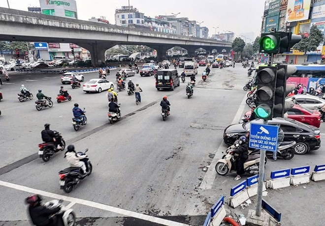 Lực lượng cảnh sát giao thông là đơn vị duy nhất vận hành, khai thác, điều khiển đèn tín hiệu giao thông. Ảnh: V.Tuân