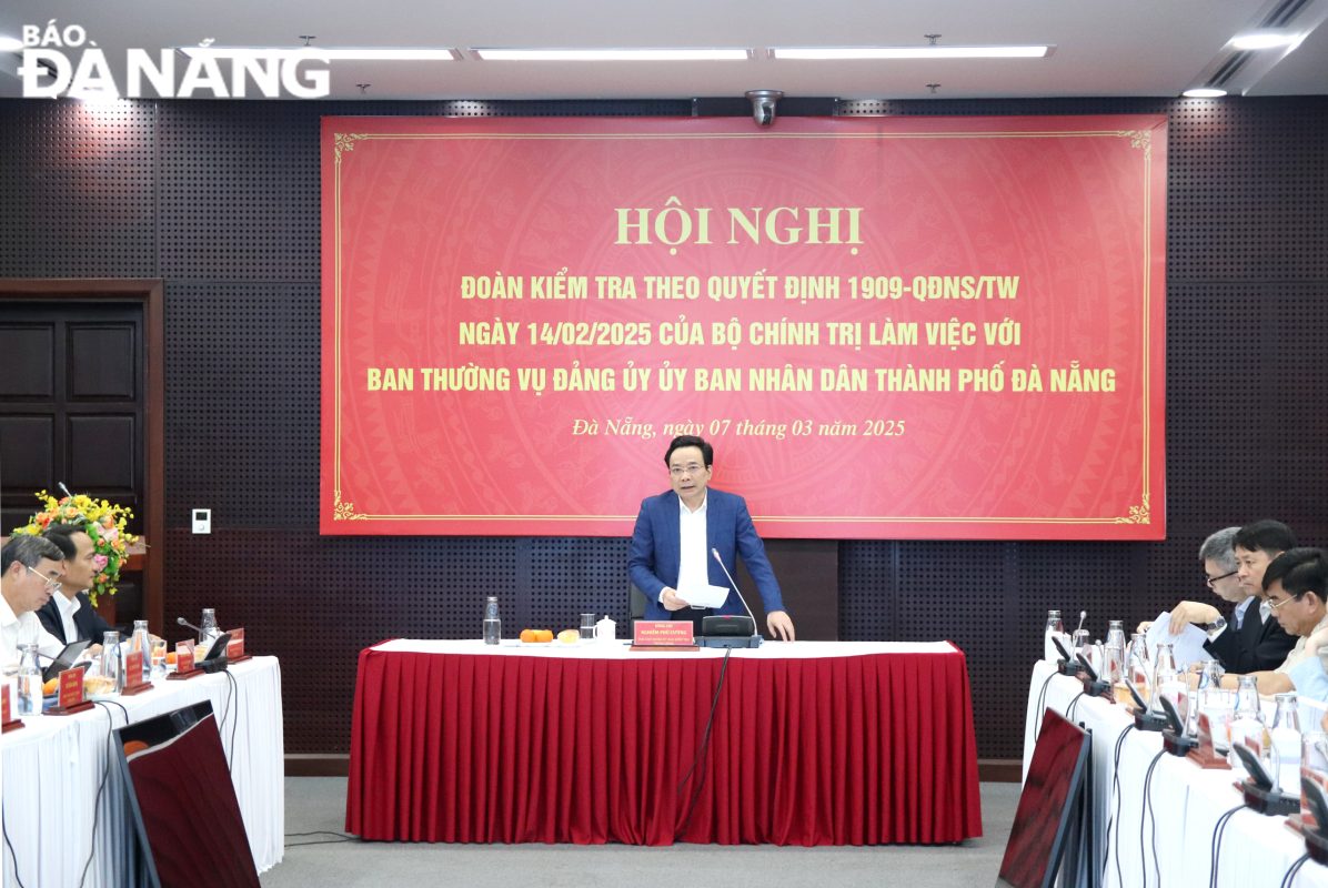 Phó Chủ nhiệm Ủy ban Kiểm tra Trung ương, Phó trưởng đoàn Thường trực Nghiêm Phú Cường chủ trì, định hướng tại buổi làm việc. Ảnh: TRỌNG HUY