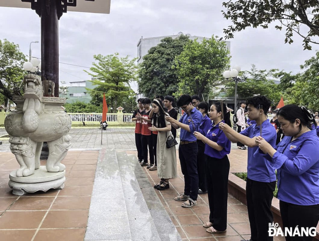 Giáo dục lòng biết ơn, lòng yêu nước cho học sinh qua các hoạt động ngoại khóa