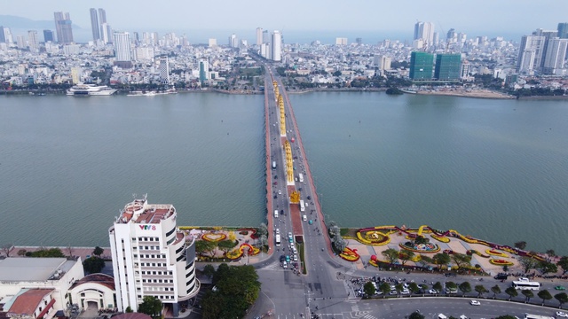 Một góc thành phố Đà Nẵng nhìn từ trên cao. Một góc thành phố Đà Nẵng nhìn từ trên cao.