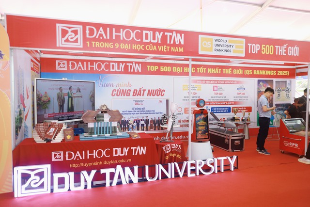 Đại học Duy Tân nói gì khi chó robot có thiết kế giống hàng Trung Quốc?- Ảnh 3. Đại học Duy Tân nói gì khi chó robot có thiết kế giống hàng Trung Quốc?- Ảnh 3.