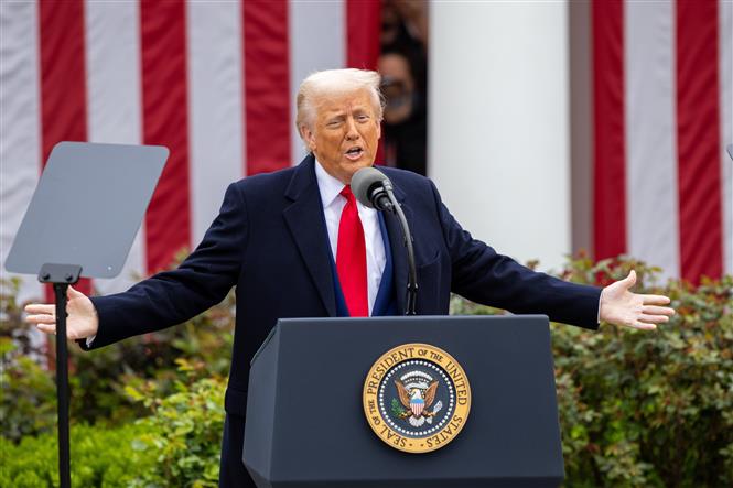 Tổng thống Mỹ Donald Trump phát biểu tại Nhà Trắng. Ảnh: THX/TTXVN