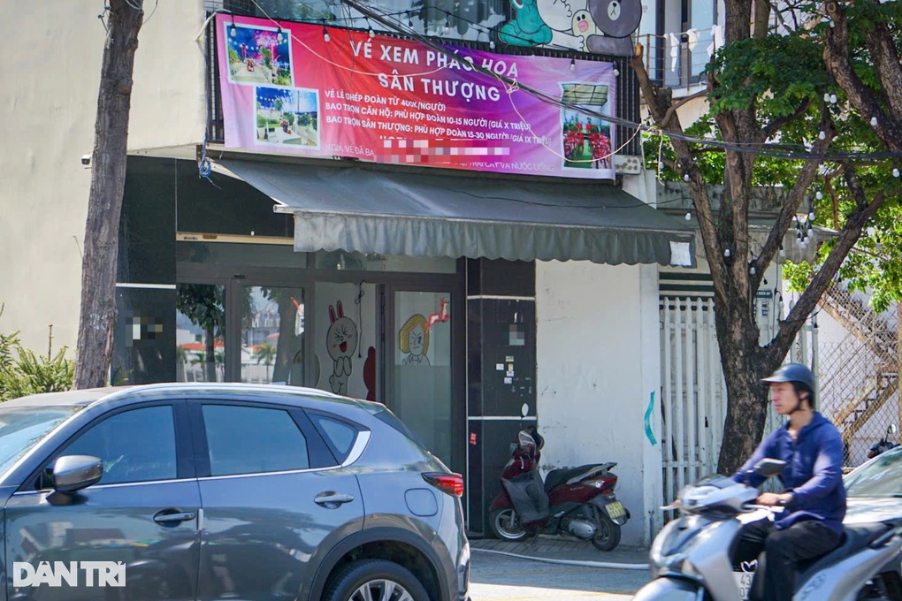 Ra giá tiền triệu cho chỗ ngồi xem pháo hoa ở Đà Nẵng - 2 Ra giá tiền triệu cho chỗ ngồi xem pháo hoa ở Đà Nẵng - 2