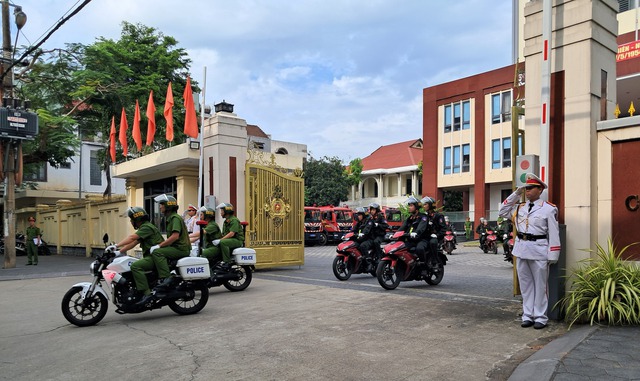 Đà Nẵng ra quân cao điểm trấn áp tội phạm- Ảnh 3. Đà Nẵng ra quân cao điểm trấn áp tội phạm- Ảnh 3.