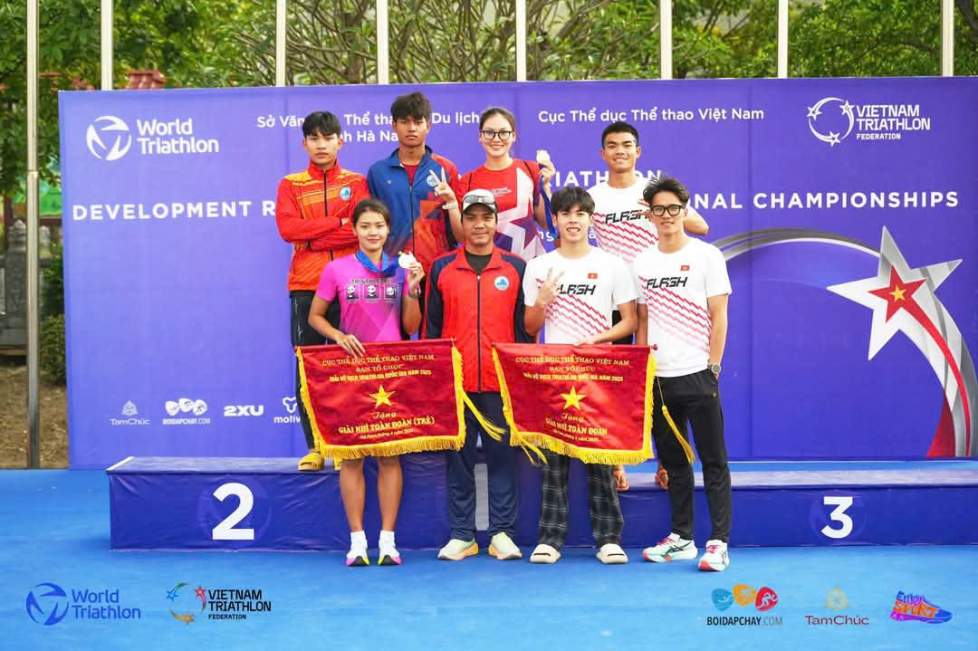Đội tuyển Triathlon Đà Nẵng thi đấu ấn tượng tại giải Triathlon vô địch quốc gia 2025.  Ảnh: Triathlon Vietnam