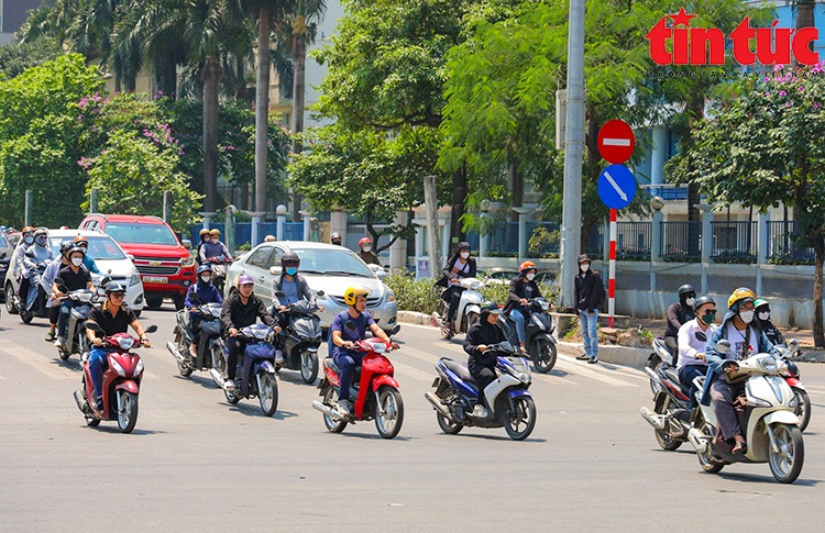 Nắng nóng diện rộng trên cả nước.