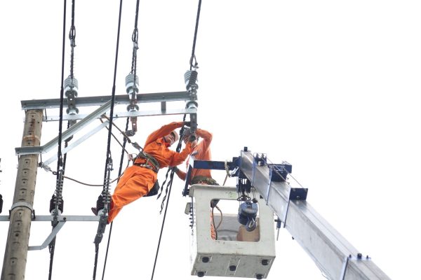PC Đà Nẵng nỗ lực đảm bảo cung ứng điện mùa nắng nóng.