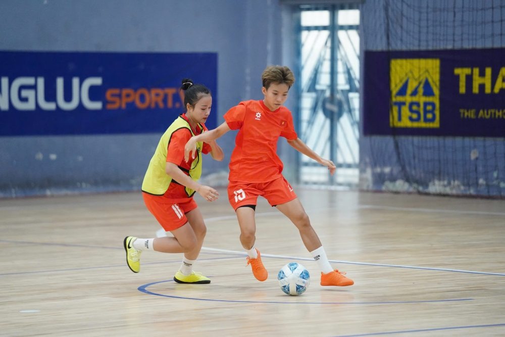 Đội tuyển futsal nữ Việt Nam đang nỗ lực chuẩn bị cho vòng chung kết giải futsal nữ châu Á 2025 với mục tiêu vào top 3 đội mạnh nhất để giành vé dự World Cup. Ảnh: VFF