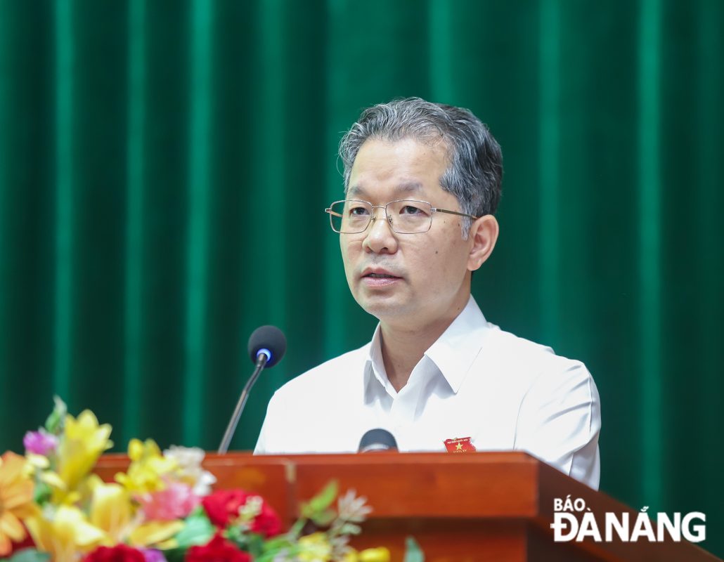 Bí thư Thành ủy Nguyễn Văn Quảng phát biểu tiếp thu ý kiến của cừ tri. Ảnh: NGỌC PHÚ