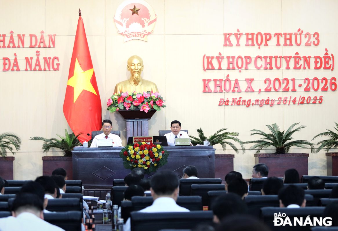 Toàn cảnh kỳ họp. Ảnh: T. HUY
