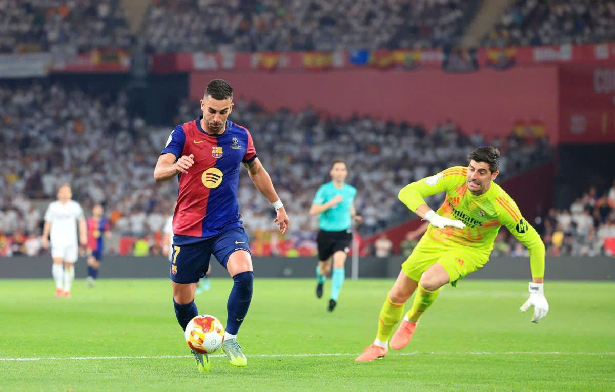 Barcelona (bên trái) tự tin tiếp Inter Milan ở bán kết lượt đi Champions League 2024-2025 sau khi hạ Real Marid ở chung kết Cup Nhà vua. Ảnh: Getty