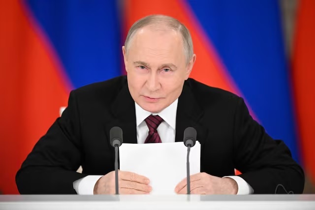 Tổng thống Nga Vladimir Putin phát biểu trước giới truyền thông tại Điện Kremlin ở Moscow ngày 11-5. Ảnh: Sergey Bobylev/ RIA Novosti