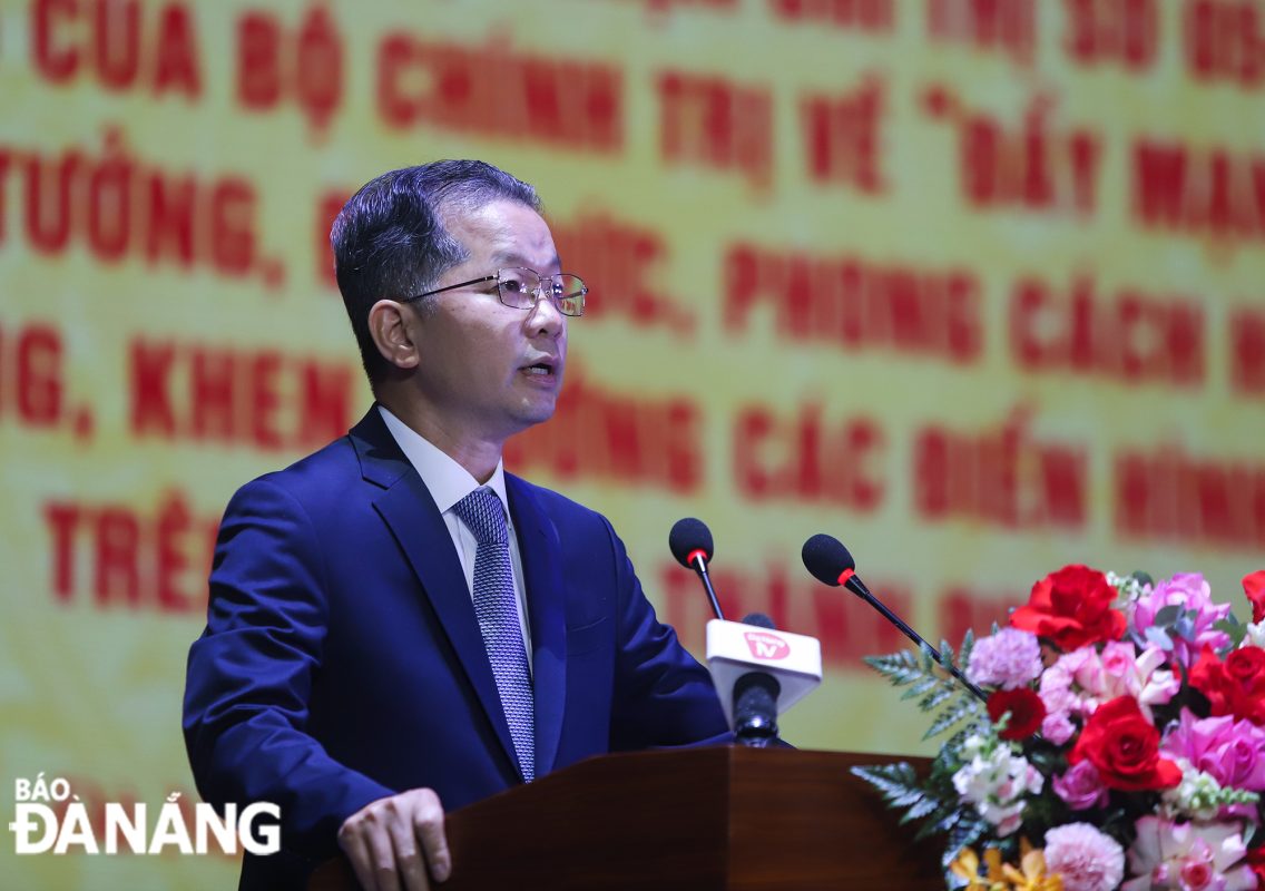 Bí thư Thành ủy Nguyễn Văn Quảng phát biểu tại hội nghị. Ảnh: NGỌC PHÚ