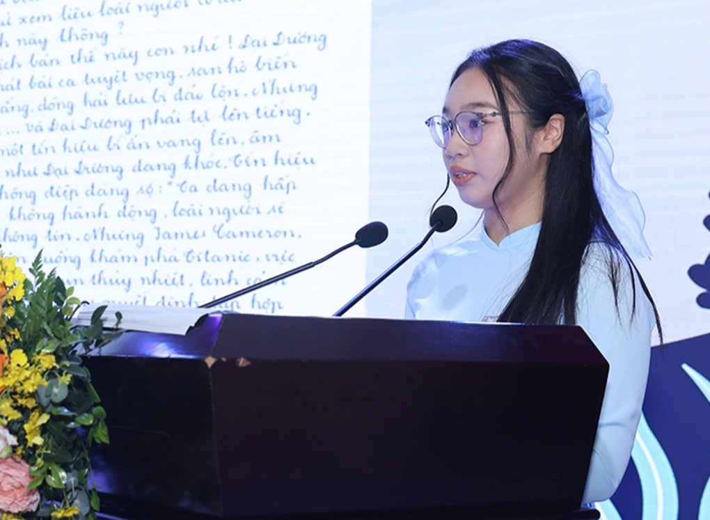 Nữ sinh giỏi sử Đà Nẵng giành giải nhất cuộc thi viết thư quốc tế UPU 2025 - 3 Nữ sinh giỏi sử Đà Nẵng giành giải nhất cuộc thi viết thư quốc tế UPU 2025 - 3