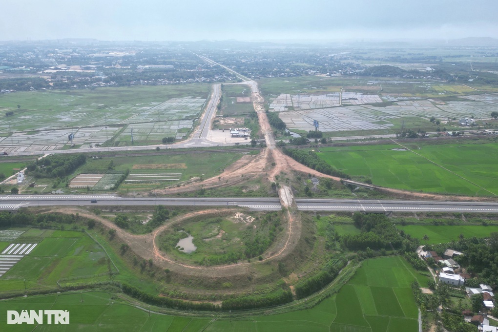 Hoàn thiện nút giao dở dang 7 năm trên cao tốc Đà Nẵng - Quảng Ngãi - 1 Hoàn thiện nút giao dở dang 7 năm trên cao tốc Đà Nẵng - Quảng Ngãi - 1