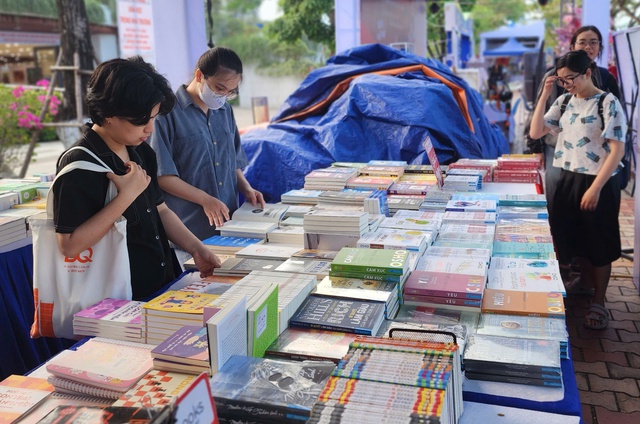 Đà Nẵng thúc đẩy văn hóa đọc trong thời đại số- Ảnh 2. Đà Nẵng thúc đẩy văn hóa đọc trong thời đại số- Ảnh 2.
