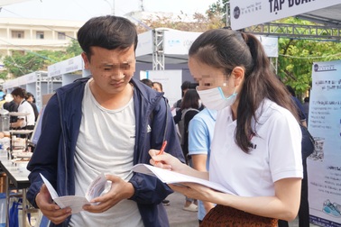 Nhiều trường đại học tại Đà Nẵng bị mạo danh để lừa trúng học bổng - 1 Nhiều trường đại học tại Đà Nẵng bị mạo danh để lừa trúng học bổng - 1