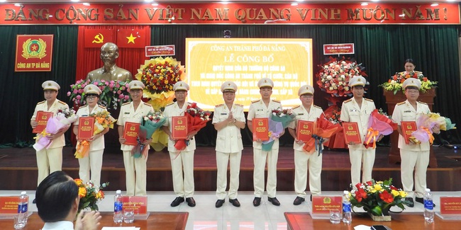 Công bố nhân sự Công an Đà Nẵng sau sáp nhập- Ảnh 2. Công bố nhân sự Công an Đà Nẵng sau sáp nhập- Ảnh 2.