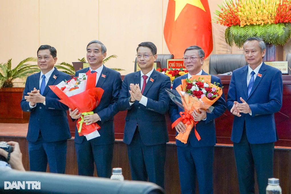 Chủ tịch UBND thành phố Đà Nẵng nghỉ hưu trước 6 tuổi - 1 Chủ tịch UBND thành phố Đà Nẵng nghỉ hưu trước 6 tuổi - 1