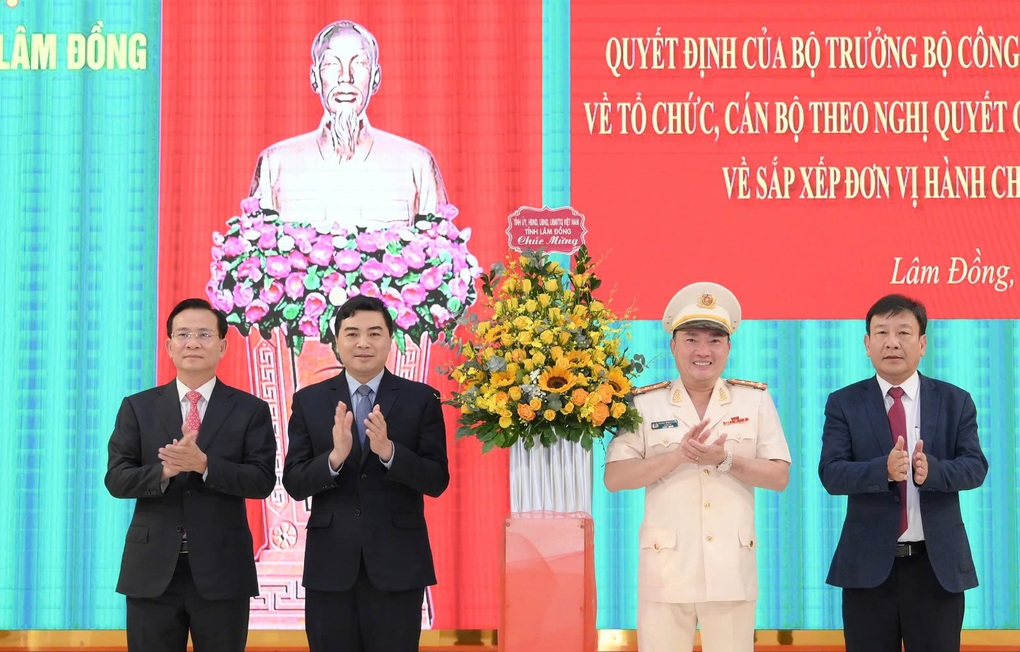 Thiếu tướng Nguyễn Hữu Hợp làm Giám đốc Công an thành phố Đà Nẵng - 5 Thiếu tướng Nguyễn Hữu Hợp làm Giám đốc Công an thành phố Đà Nẵng - 5