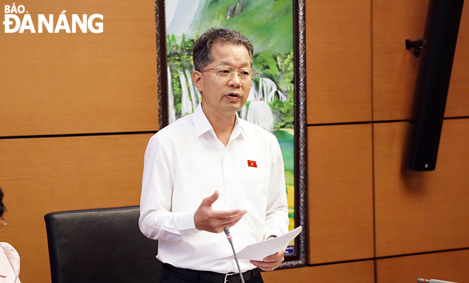 Bí thư Thành ủy Nguyễn Văn Quảng phát biểu thảo luận. Ảnh: VŨ HƯNG