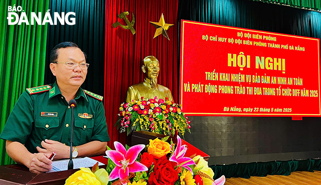 Đại tá Đỗ Văn Đông, Bí thư Đảng ủy, Chính ủy BĐBP thành phố Đà Nẵng phát động phong trào thi đua trong thực hiện nhiệm vụ tại Lễ hội pháo hoa quốc tế Đà Nẵng