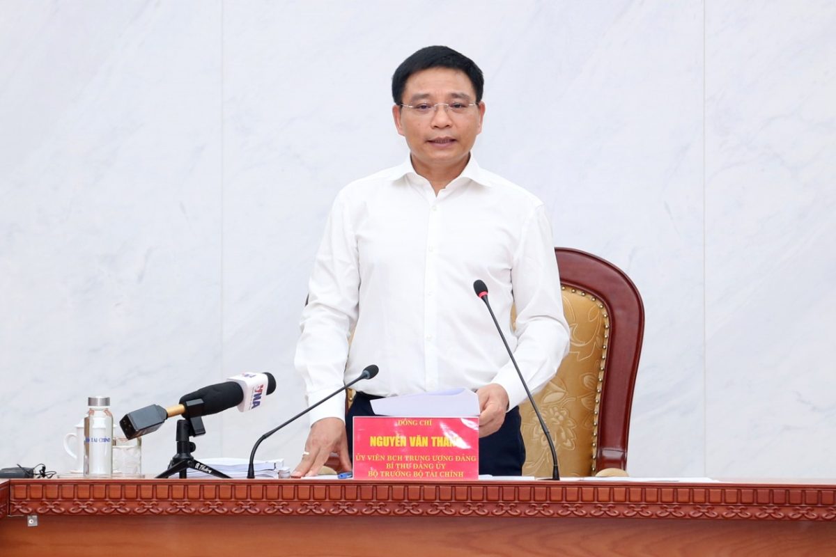 Bộ trưởng Bộ Tài chính Nguyễn Văn Thắng phát biểu tại hội nghị