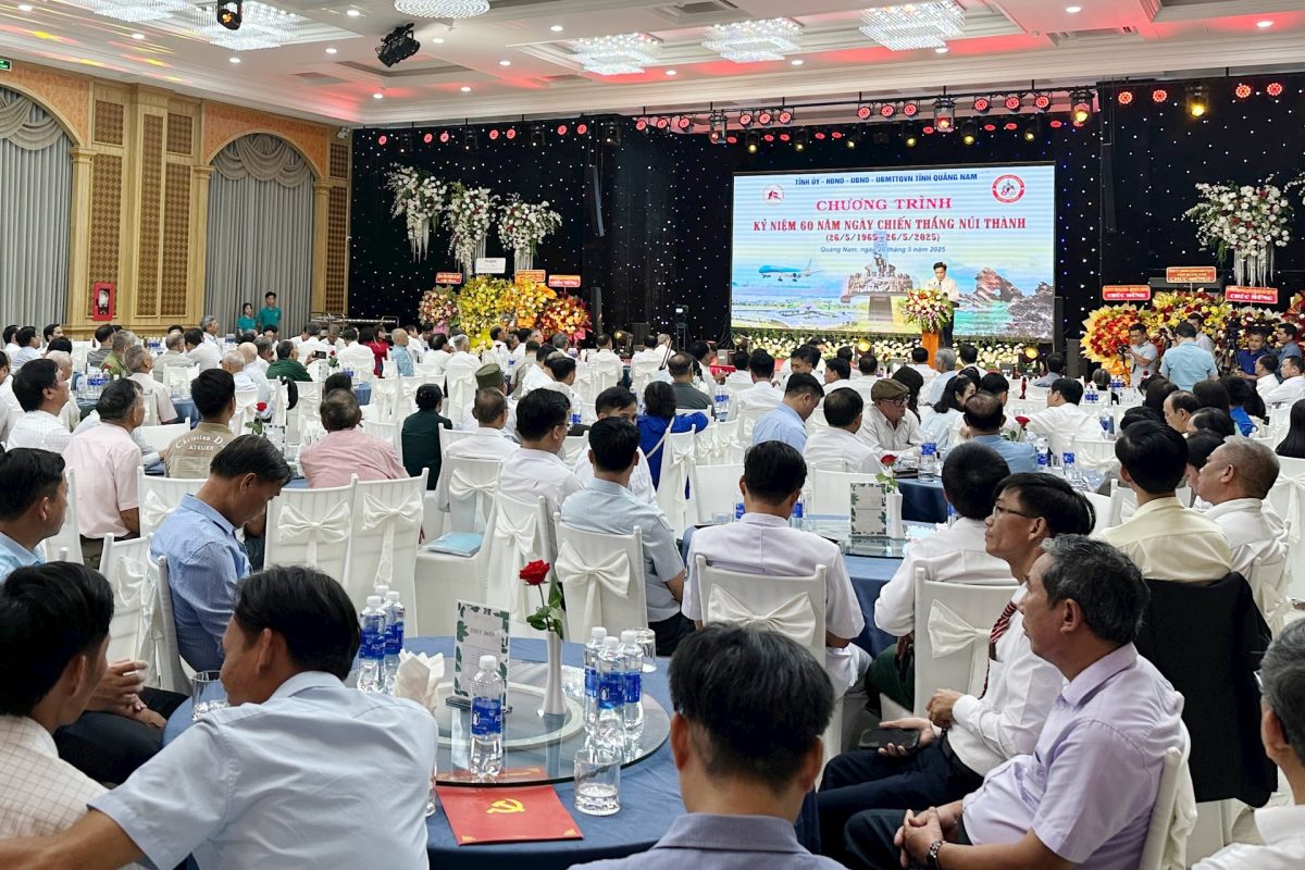 Chương trình kỷ niệm 60 năm ngày Chiến thắng Núi Thành (26/5/1965 - 26/5/2025). Ảnh: QUANG VIỆT