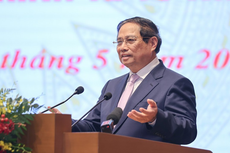 Thủ tướng cảm ơn các đại biểu với tâm huyết, công sức, kinh nghiệm đã mang tới Hội nghị không khí rất dân chủ, cởi mở, thẳng thắn, có trao đi đổi lại, có phản biện, giúp Hội nghị thành công - Ảnh: VGP