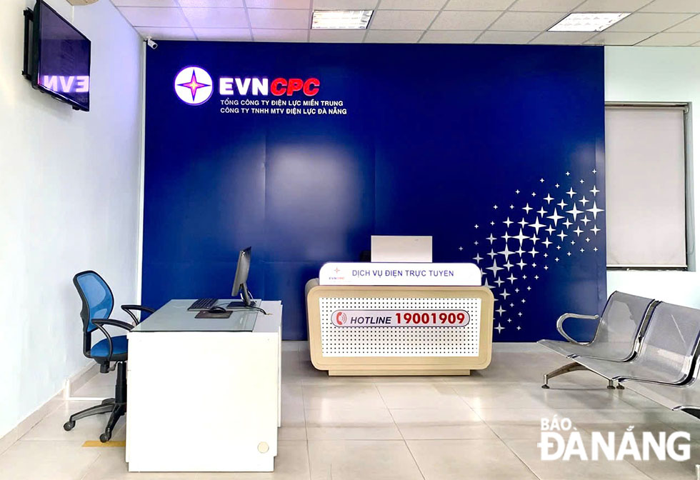 Phòng giao dịch số được thiết kế đồng bộ theo hệ thống nhận diện thương hiệu do Tập đoàn Điện lực Việt Nam (EVN)