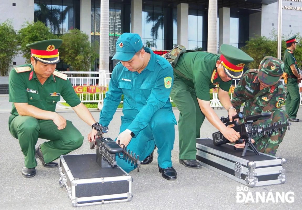Bộ Chỉ huy quân sự thành phố tăng cường kiểm soát thiết bị bay không người lái trong suốt thời gian diễn ra DIFF 2025. Ảnh: H.Đ