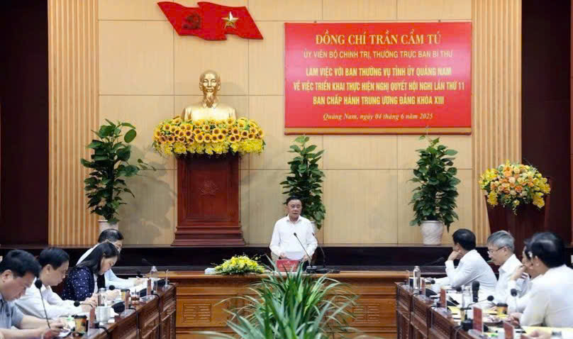 Ông Trần Cẩm Tú, Ủy viên Bộ Chính trị, Thường trực Ban Bí thư làm việc tại Quảng Nam. (Ảnh: Trần Tĩnh/TTXVN)