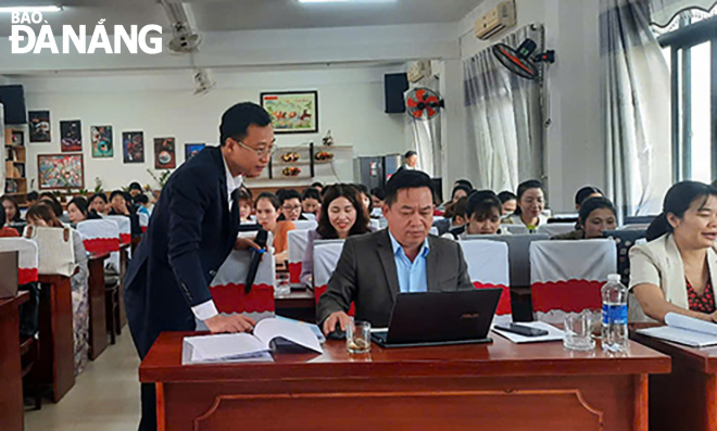 Trường THCS Ngô Thì Nhậm tham gia tìm hiểu ứng dụng trí tuệ nhân tạo trong dạy và học. Ảnh: THU HÀ