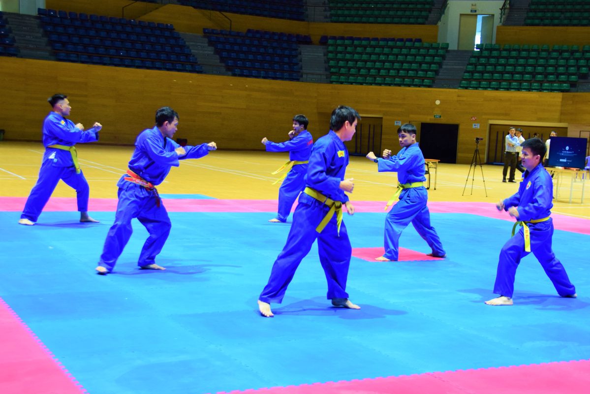 Nhiều giải đấu từ cơ sở đến thành phố được tổ chức thường xuyên góp phần “giữ lửa”, thúc đẩy phong trào Vovinam phát triển. TRONG ẢNH: Vận động viên dự giải trẻ và vô địch các CLB Vovinam thành phố Đà Nẵng năm 2025. Ảnh: PHI NÔNG