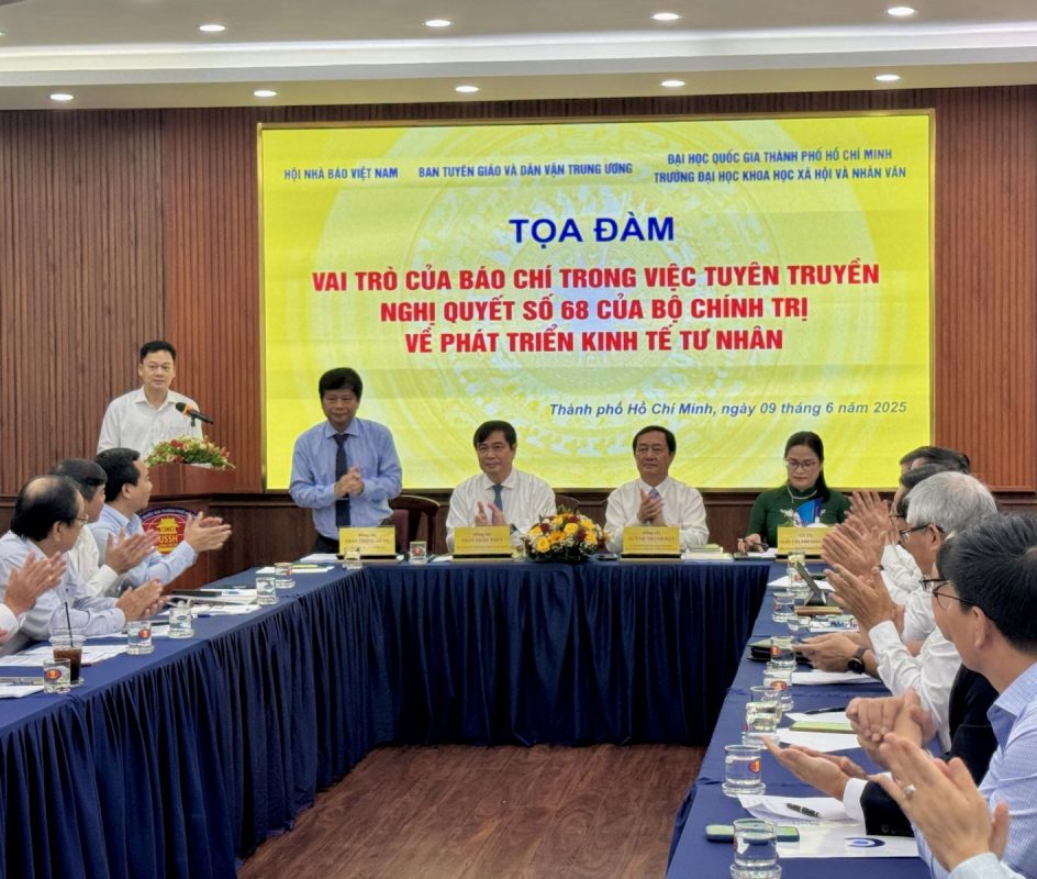 Quang cảnh buổi tọa đàm