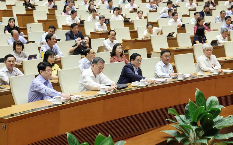 Quốc hội biểu quyết thông qua Luật Tổ chức chính quyền địa phương (sửa đổi)