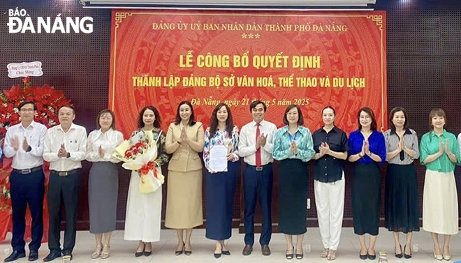 Lễ công bố quyết định thành lập Đảng bộ Sở Văn hóa, Thể thao và Du lịch. Ảnh: Phúc Quân