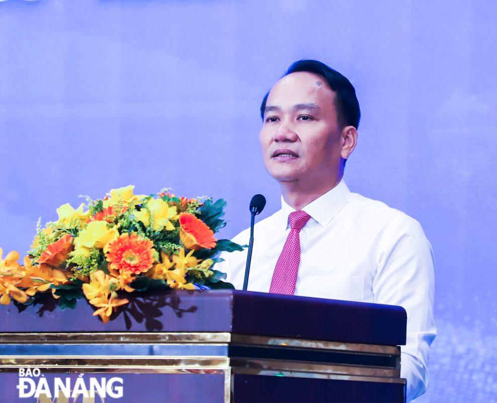 Phó Bí thư Thường trực Thành ủy Nguyễn Đình Vĩnh phát biểu tại lễ kỷ niệm. Ảnh: NGỌC PHÚ