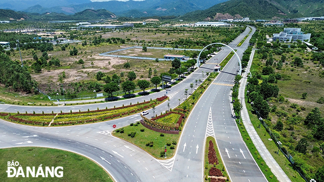 Đà Nẵng có Khu Công nghệ cao, Khu Công nghệ thông tin tập trung, cảng nước sâu Liên Chiểu, sân bay quốc tế và chuỗi logistics đang hình thành để kết hợp với Khu thương mại tự do Đà Nẵng. Trong ảnh: Một góc Khu Công nghệ cao Đà Nẵng. Ảnh: M.QUẾ