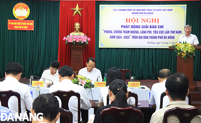 Chủ tịch Ủy ban MTTQ Việt Nam thành phố Lê Văn Trung phát biểu phát động “Giải báo chí phòng, chống tham nhũng, lãng phí, tiêu cực lần thứ 5, năm 2024-2025” trên địa bàn thành phố. Ảnh: ĐẮC MẠNH