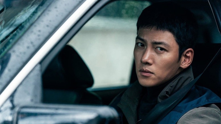 Với ngoại hình điển trai cùng khả năng hóa thân linh hoạt, Ji Chang Wook là một trong những tài tử được yêu mến bậc nhất tại Hàn Quốc