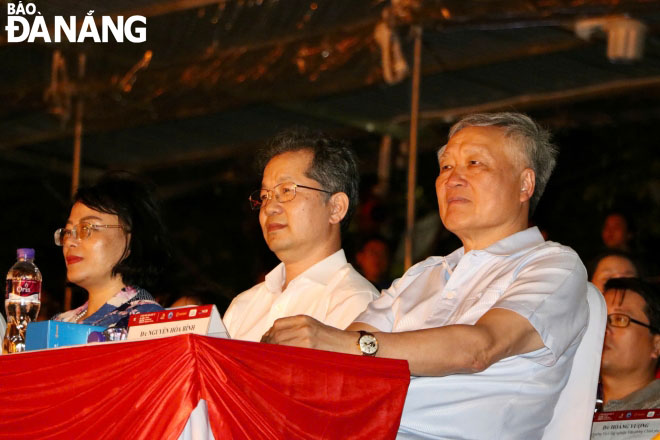 Đến dự có Ủy viên Bộ Chính trị, Phó Thủ tướng Thường trực Chính phủ Nguyễn Hòa Bình, Ủy viên Ban Chấp hành Trung ương Đảng, Bí thư Thành ủy, Trưởng Đoàn đại biểu Quốc hội thành phố Đà Nẵng Nguyễn Văn Quảng.