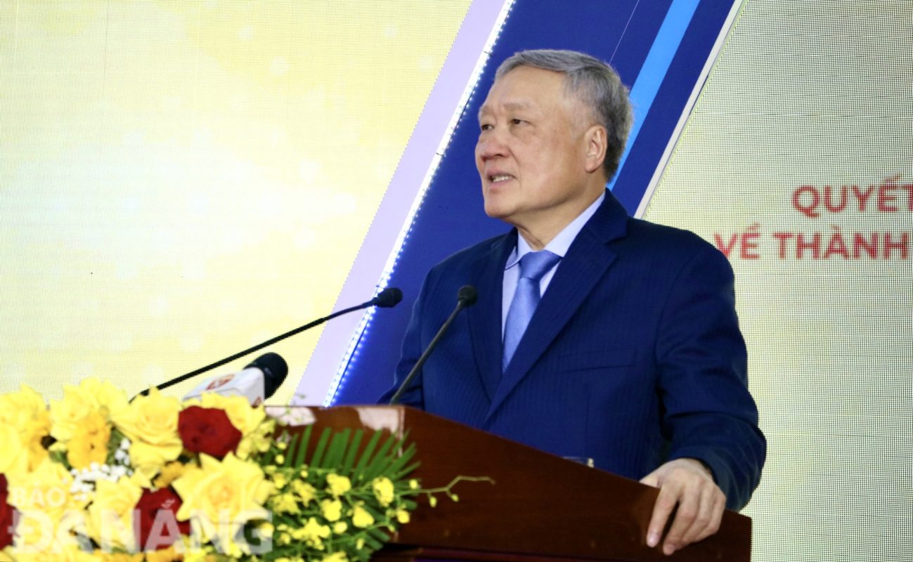 Phó Thủ tướng Thường trực Chính phủ Nguyễn Hòa Bình phát biểu chỉ đạo. Ảnh: M.QUẾ - Q.CƯỜNG