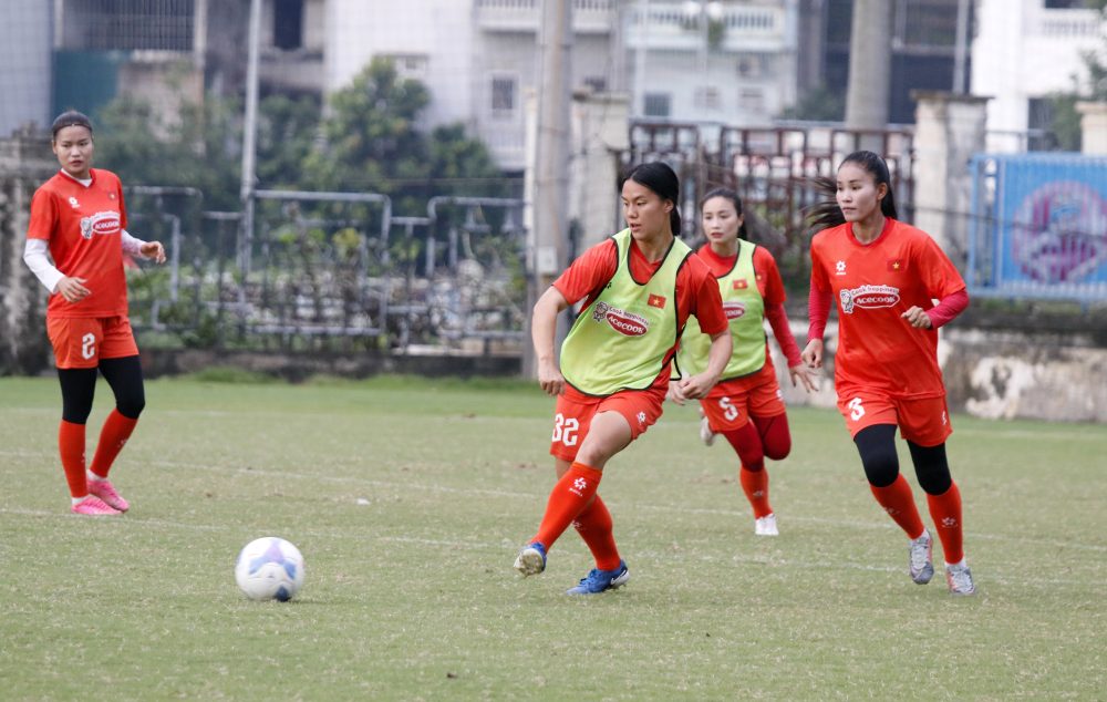 Đội tuyển nữ Việt Nam tập luyện hướng đến vòng loại Asian Cup 2026. Ảnh: VFF